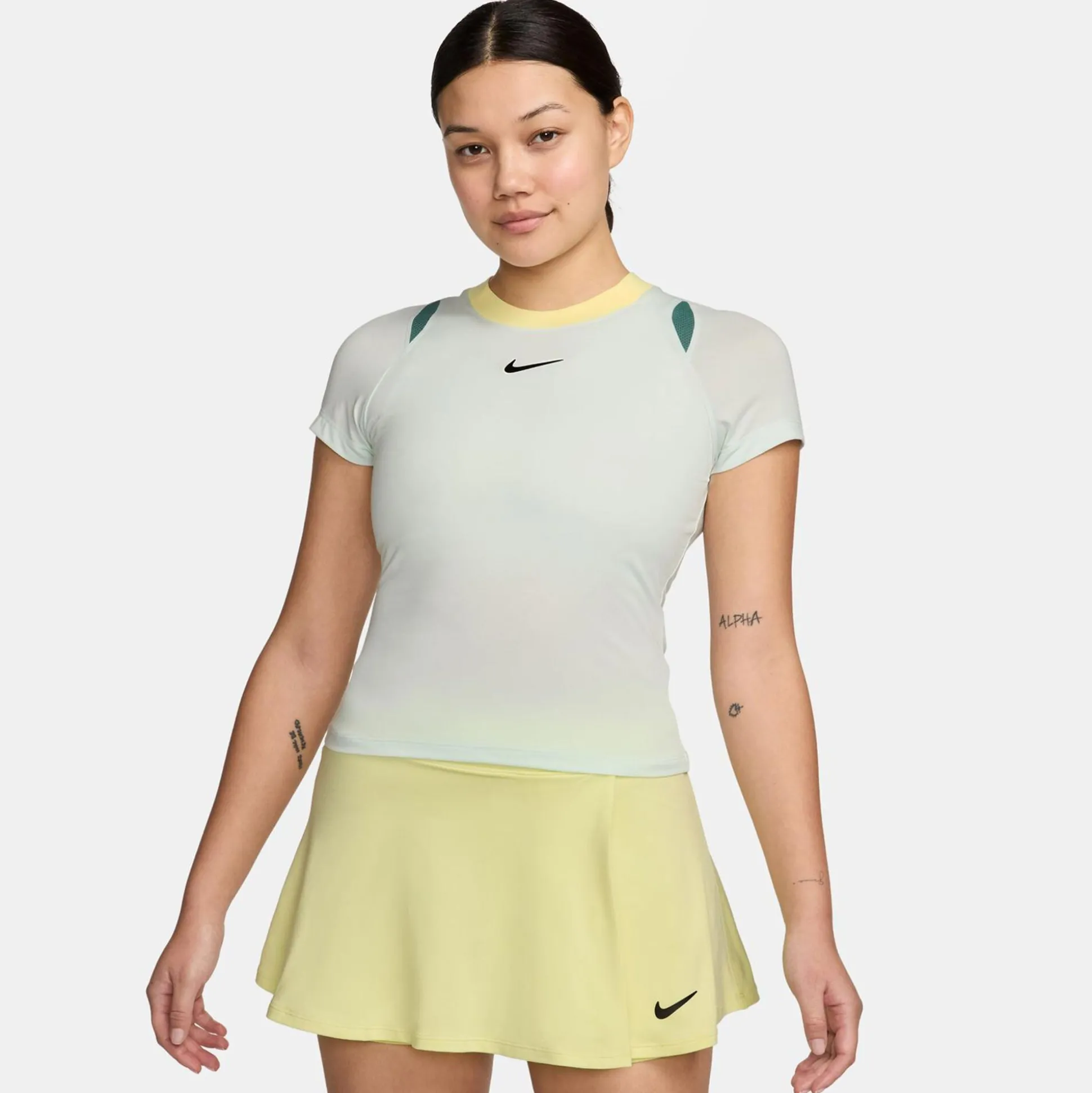 Store Dri-Fit Advantage T-Shirt Women - Light Green Shirts