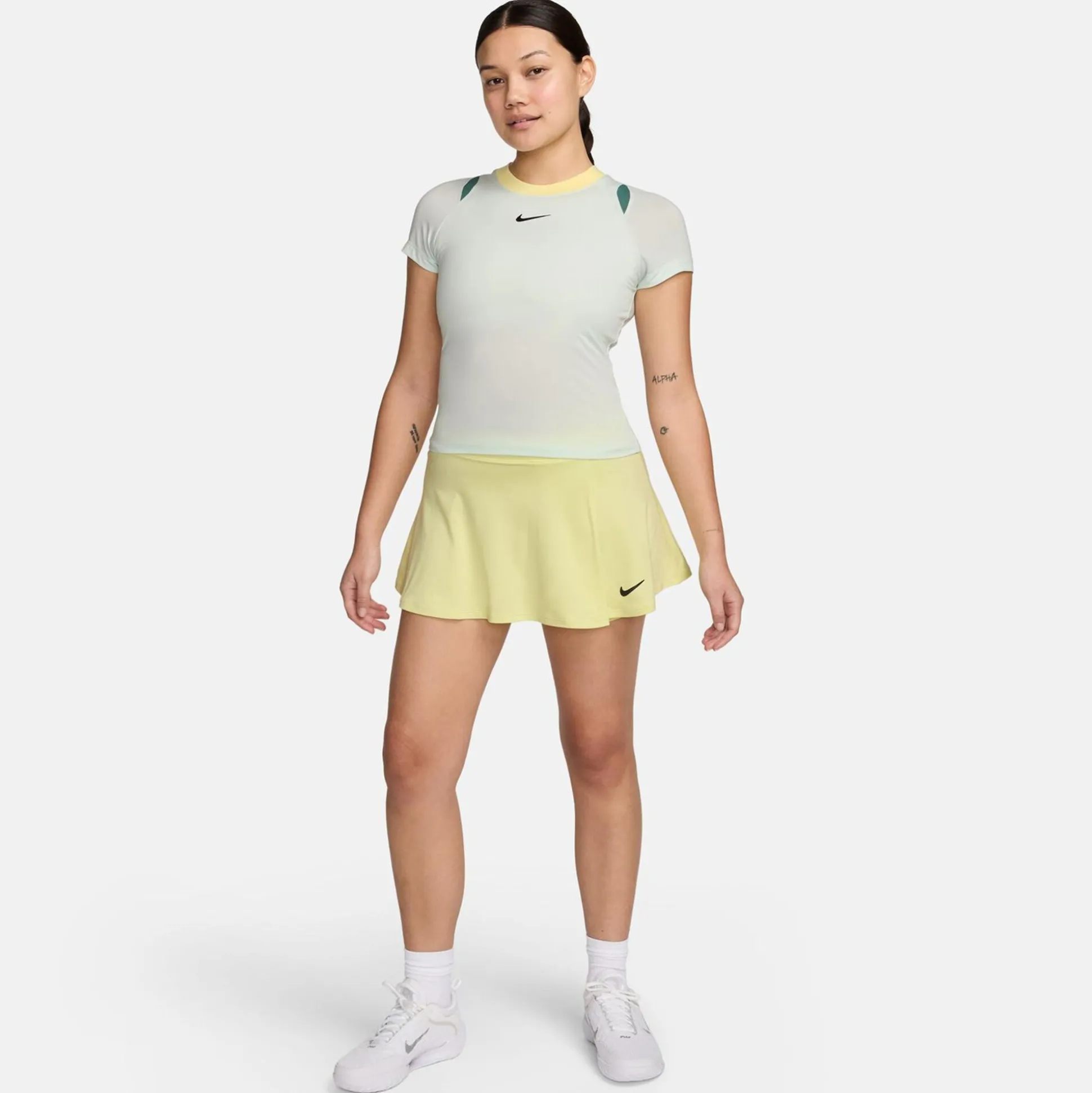 Store Dri-Fit Advantage T-Shirt Women - Light Green Shirts