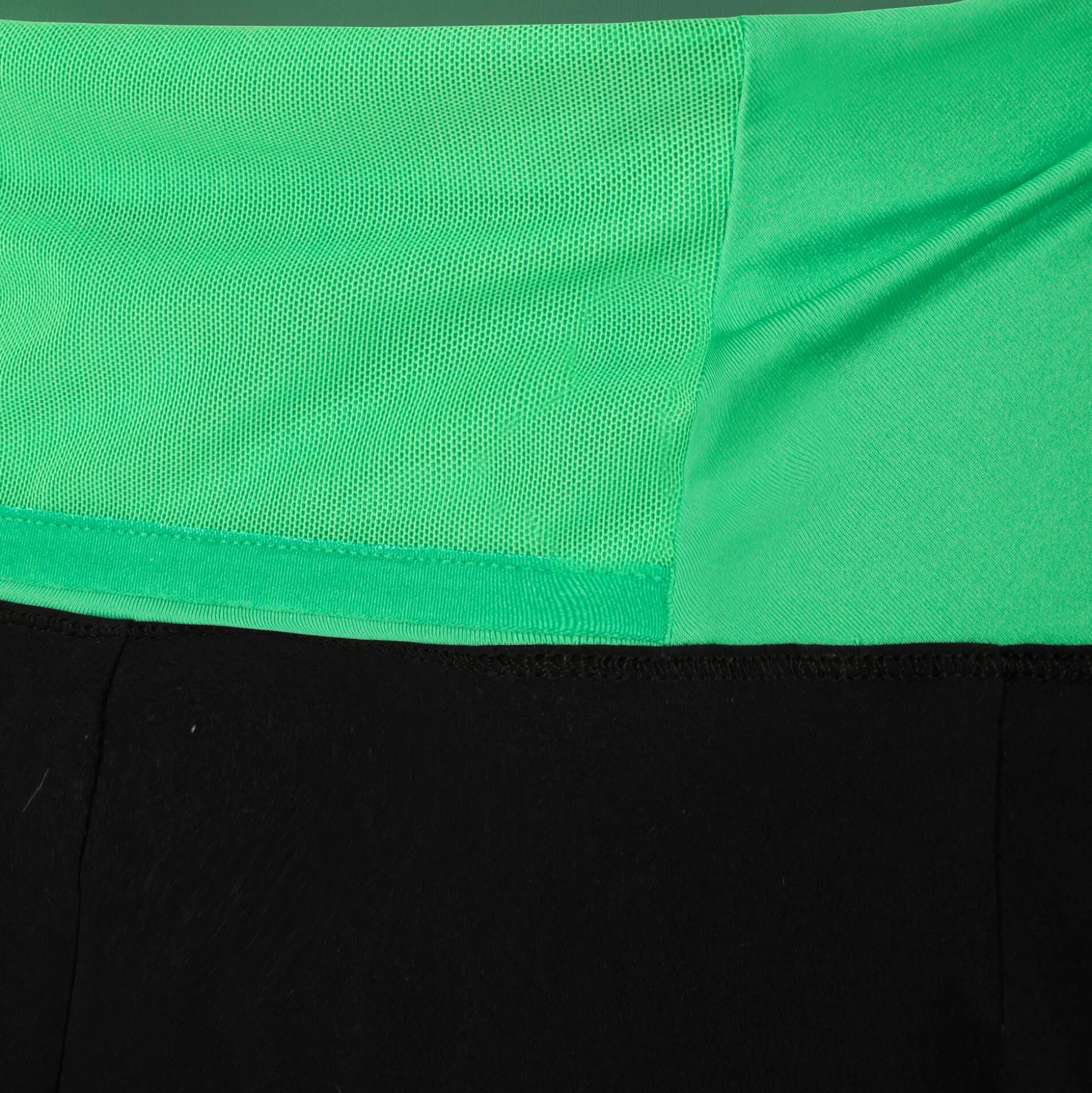 Discount Dynamic Shorts Women - Black, Green Shorts