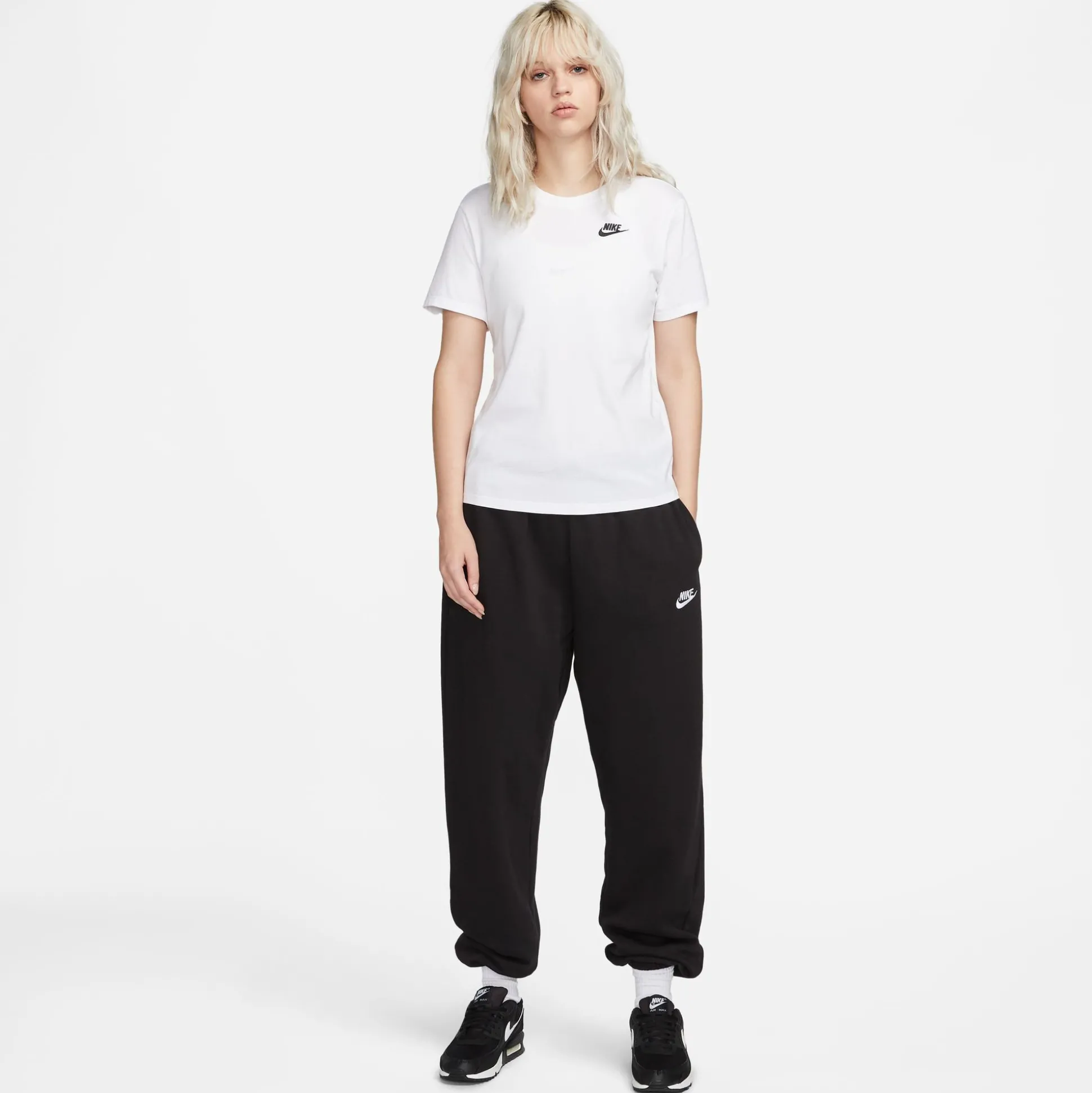 Cheap New Sportswear Club T-Shirt Women - Shirts
