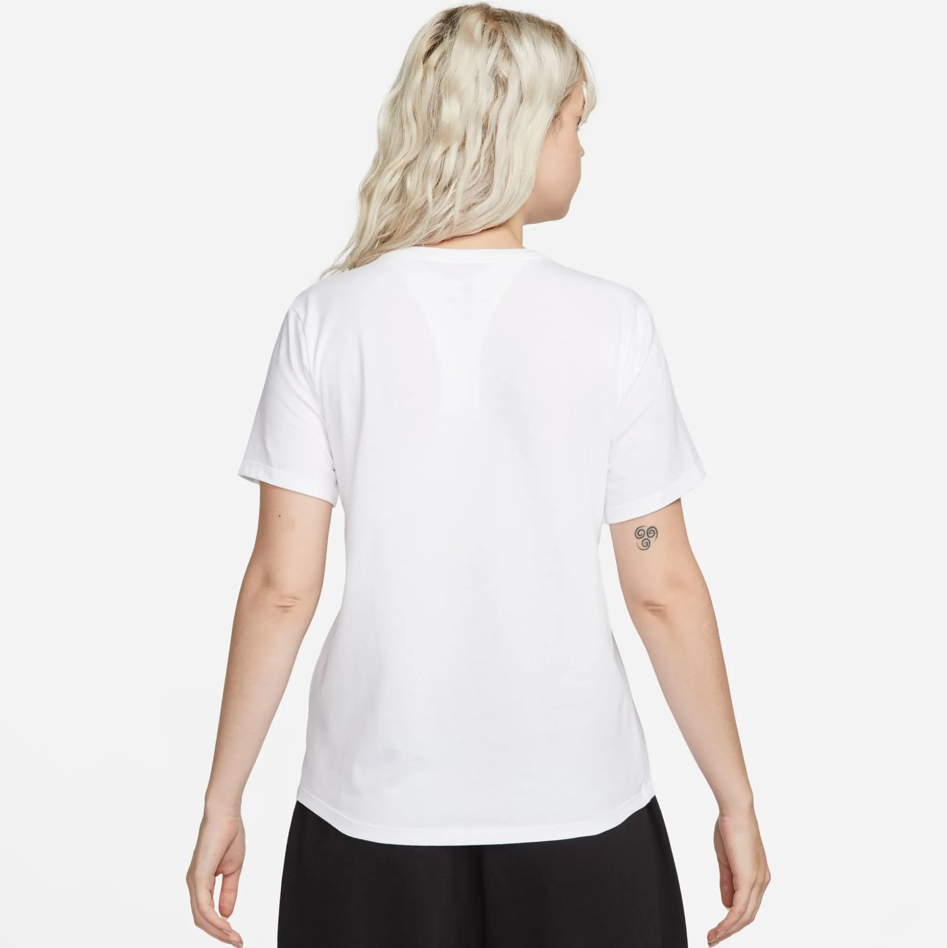 Cheap New Sportswear Club T-Shirt Women - Shirts