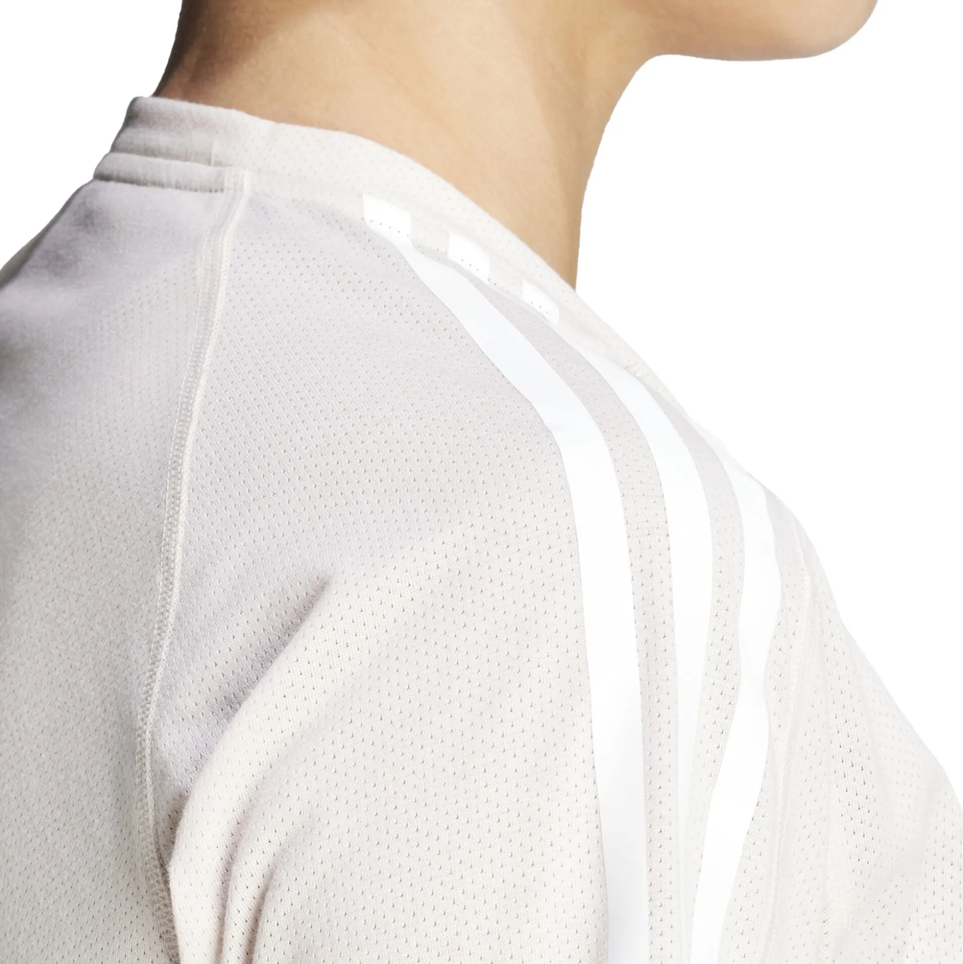 New Own The Run E 3S Tee Running Shirt Women - Running Clothing