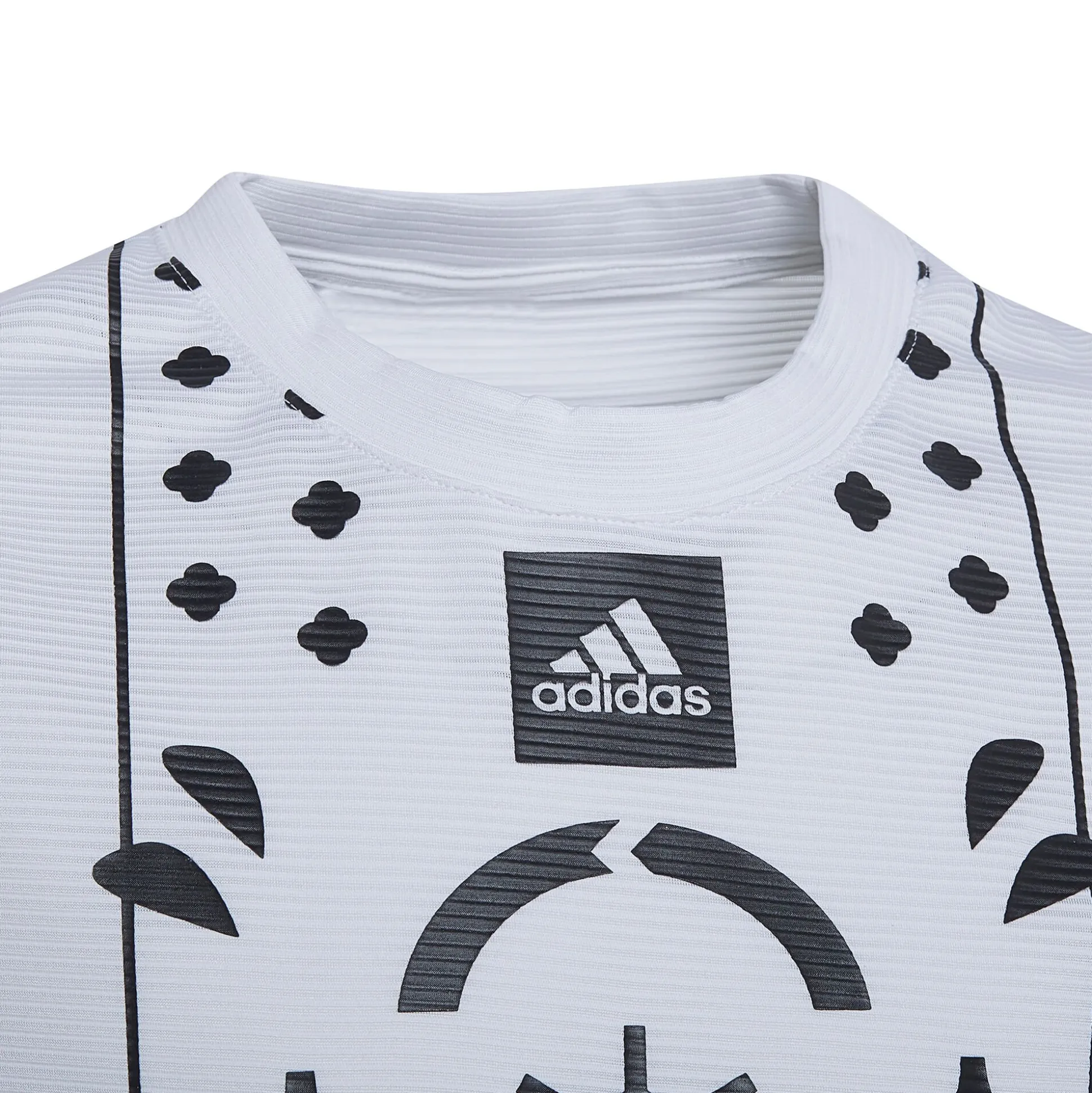 Sale Q2 T-Shirt Boys - White, Black Shirts